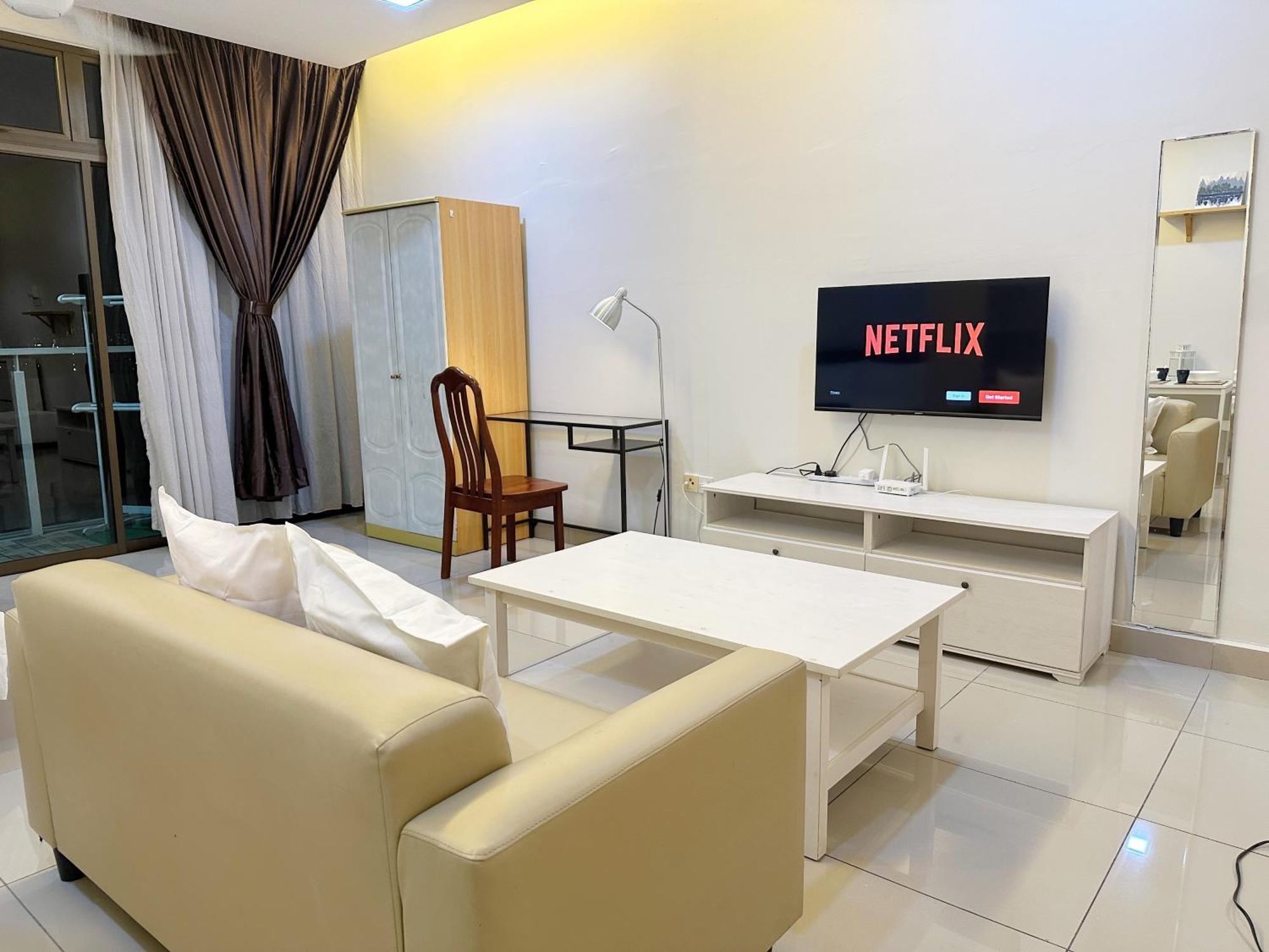ג'והור בהרו Palazio Serviced Apartment In Mount Austin Near Aeon Ikea Toppen Hsi מראה חיצוני תמונה