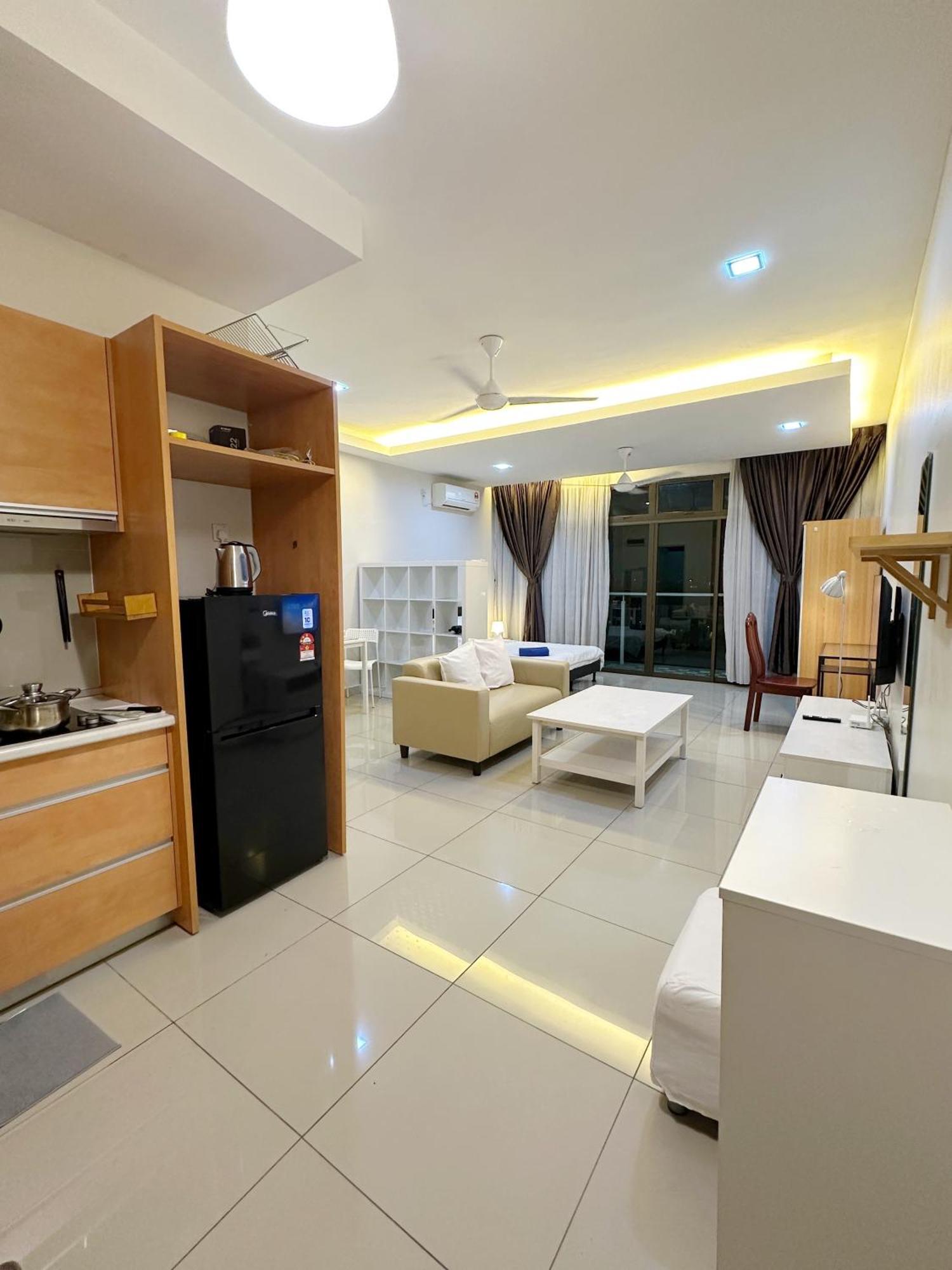 ג'והור בהרו Palazio Serviced Apartment In Mount Austin Near Aeon Ikea Toppen Hsi מראה חיצוני תמונה